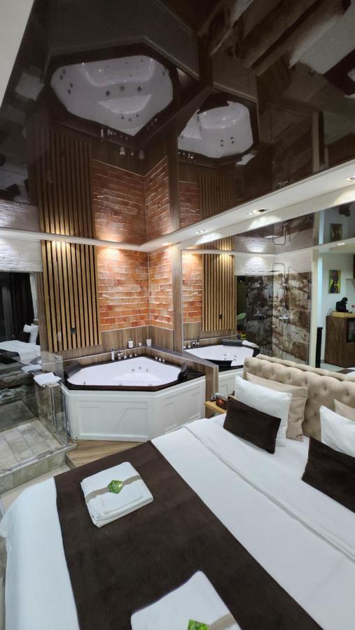 Design Apartment Grand Spa Lux 4 Star "Malibu" Completely Private Wellness & Spa Free Included Jacuzzi & Salt Wall & Fire Place & 3D Ceilings & Business Wifi & Netflix & Led Lights & Keyless Code Entry & Full Smart App & Secure 2 Parking Place Ćuprija 외부 사진