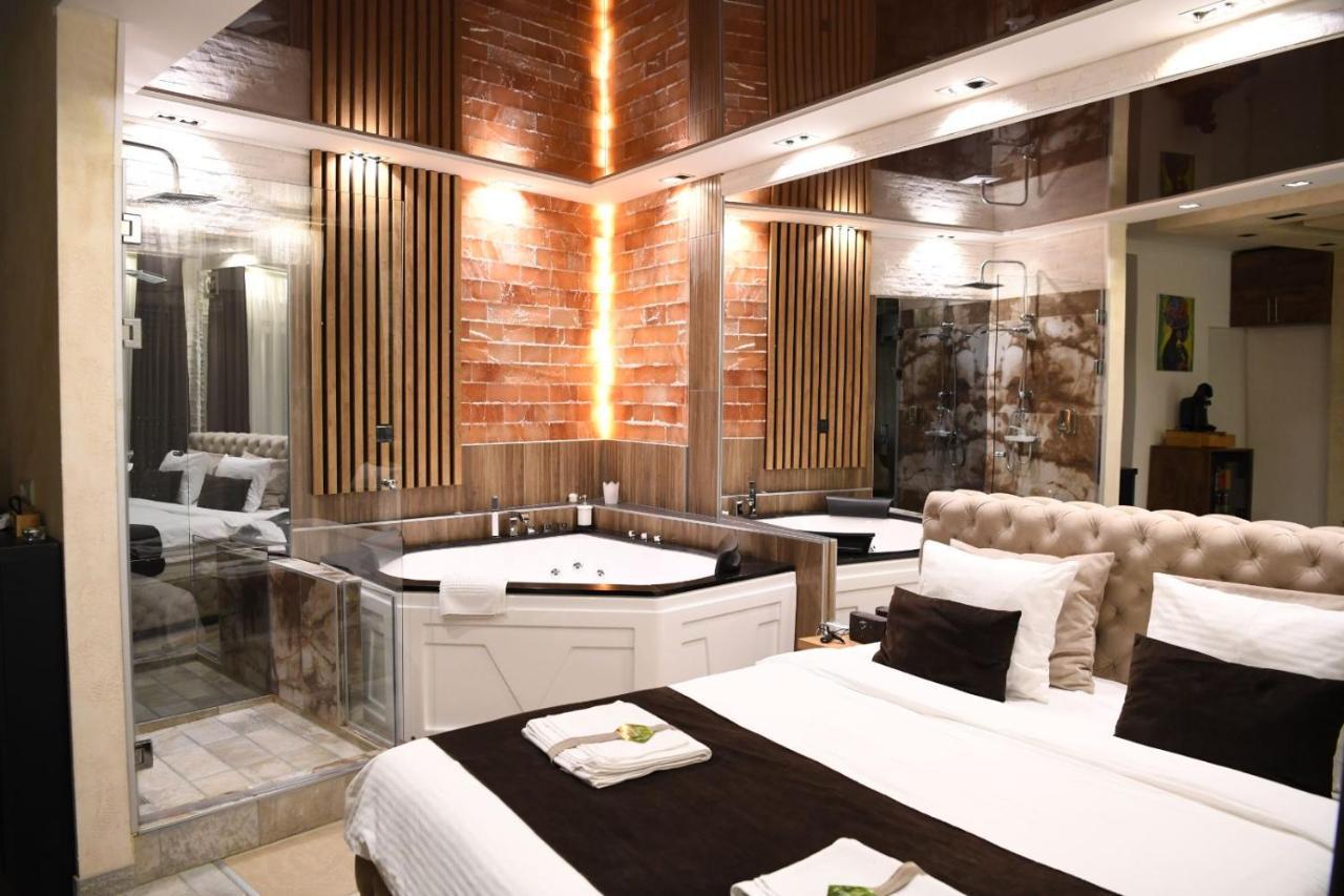 Design Apartment Grand Spa Lux 4 Star "Malibu" Completely Private Wellness & Spa Free Included Jacuzzi & Salt Wall & Fire Place & 3D Ceilings & Business Wifi & Netflix & Led Lights & Keyless Code Entry & Full Smart App & Secure 2 Parking Place Ćuprija 외부 사진